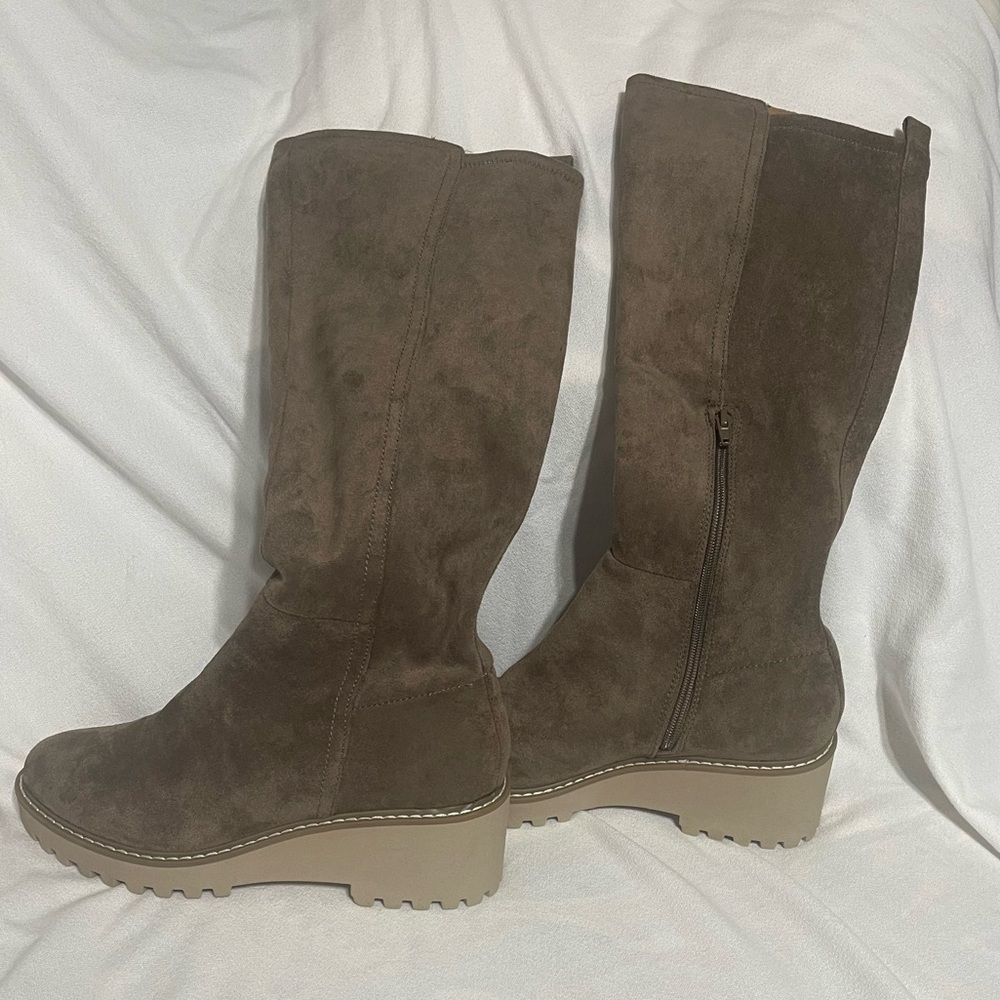Dolce Vita Suede Lug Sole Platform  Boots Brown Size 9